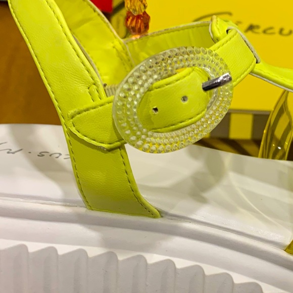 Circus. NY, the Ester Beaded Anklet Fisherman Platform Sandals in Citric Acid. - Picture 6 of 15